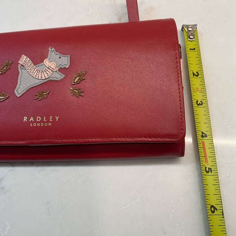 NEW Radley London Red Wallet with Dog Autumn Leaf Motif - Picture 7 of 7